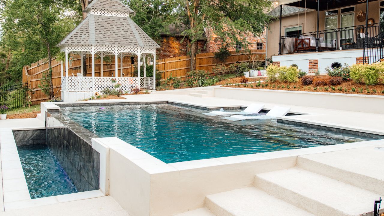 Isabellas - Pools in Baton Rouge