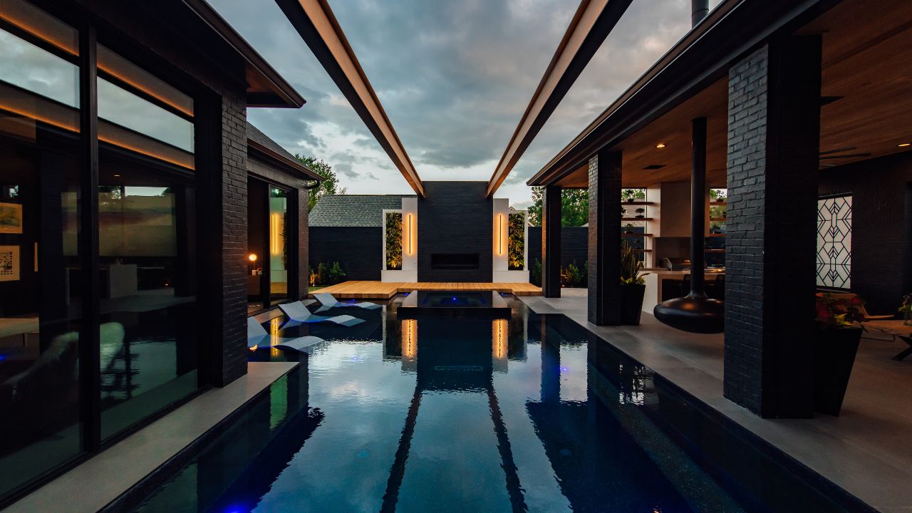 Rouzan House - Pools in Baton Rouge