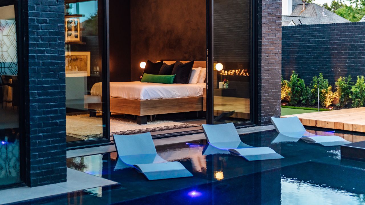 Rouzan House - Pools in Baton Rouge