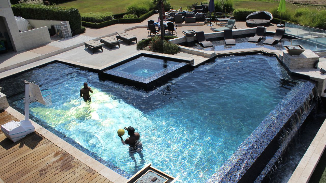 Diversion Canal - Pools in Baton Rouge
