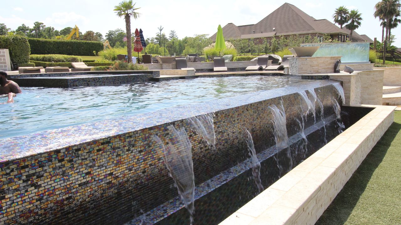 Diversion Canal - Pools in Baton Rouge