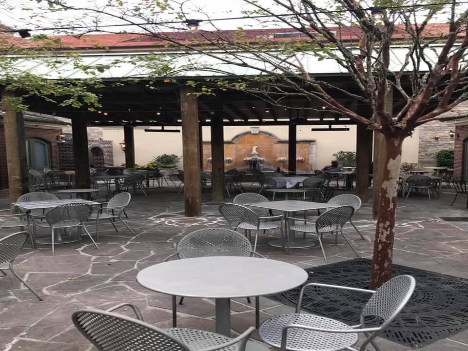 BIN 77 - Commercial Outdoor Spaces