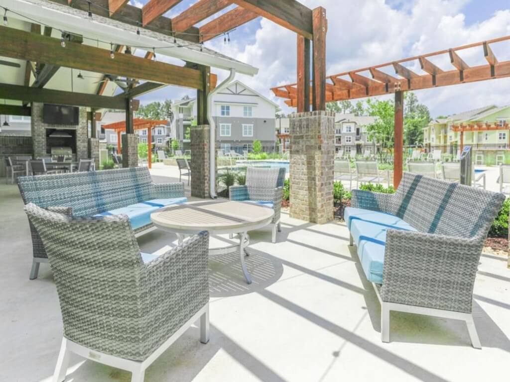 SILVER OAKS - Commercial Outdoor Spaces